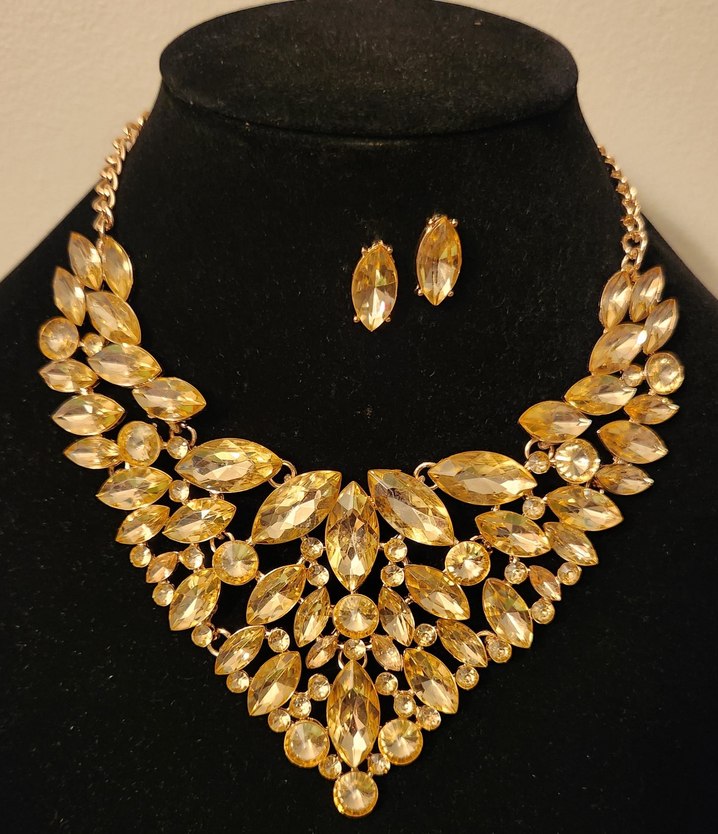 2Pc Gold Rhinestone Necklace