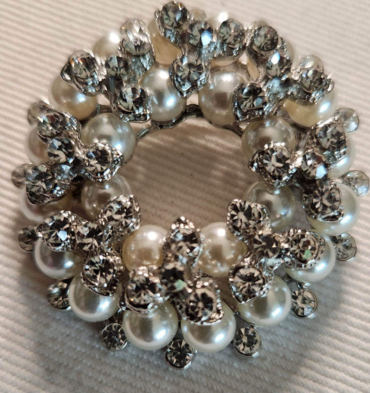 Pearl Wreath Brooch